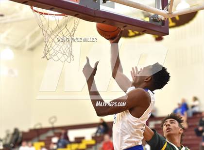 Thumbnail 2 in Federal Way vs Kentridge (WIAA District 3 Playoff) photogallery.