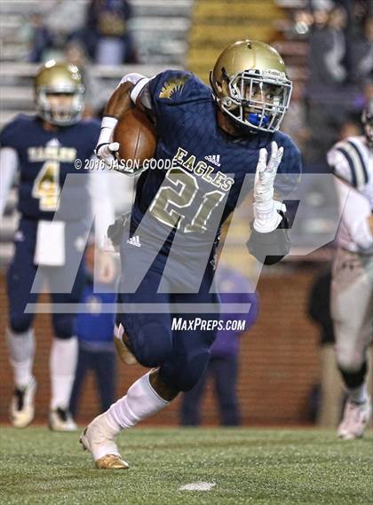 Thumbnail 2 in Farragut vs. Independence (TSSAA Division I Class 5A Final) photogallery.