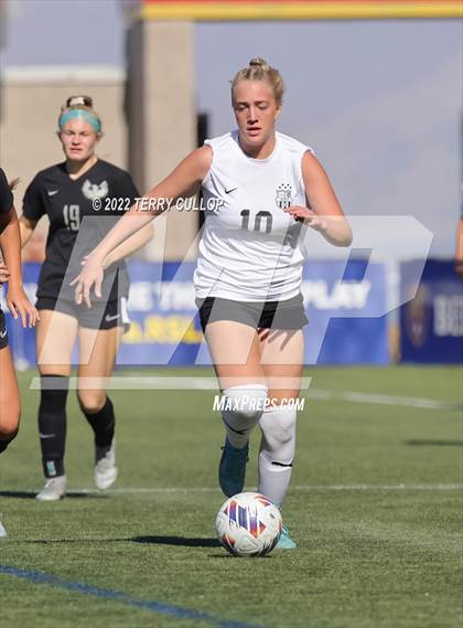 Thumbnail 3 in Farmington vs. Davis (UHSAA 6A Final) photogallery.