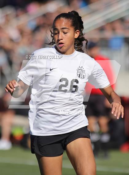 Thumbnail 2 in Farmington vs. Davis (UHSAA 6A Final) photogallery.