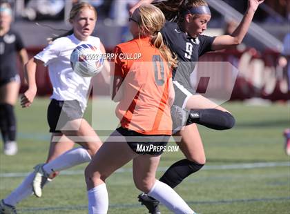 Thumbnail 2 in Farmington vs. Davis (UHSAA 6A Final) photogallery.