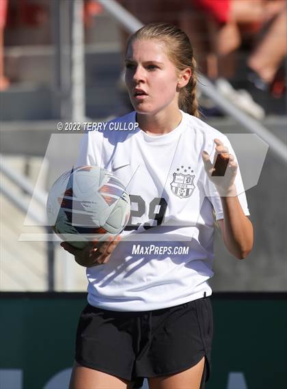 Thumbnail 1 in Farmington vs. Davis (UHSAA 6A Final) photogallery.