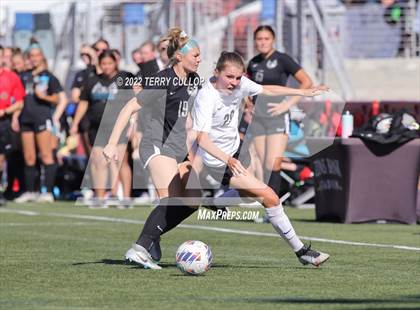 Thumbnail 1 in Farmington vs. Davis (UHSAA 6A Final) photogallery.