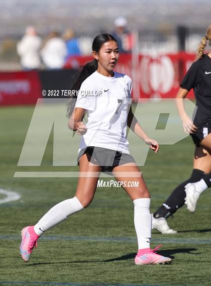 Thumbnail 2 in Farmington vs. Davis (UHSAA 6A Final) photogallery.