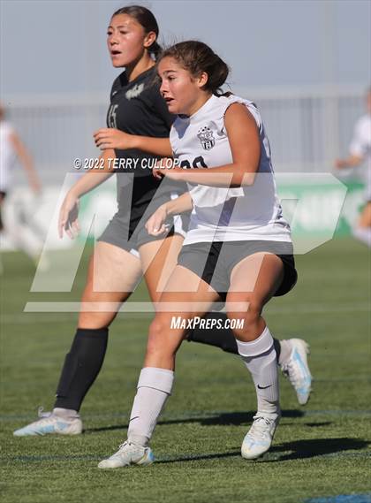 Thumbnail 3 in Farmington vs. Davis (UHSAA 6A Final) photogallery.