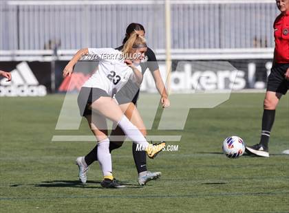 Thumbnail 1 in Farmington vs. Davis (UHSAA 6A Final) photogallery.