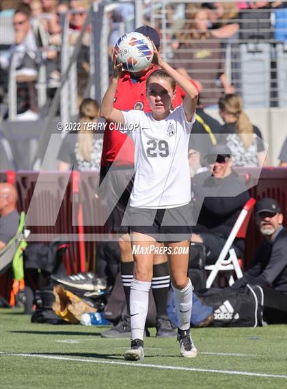 Thumbnail 1 in Farmington vs. Davis (UHSAA 6A Final) photogallery.