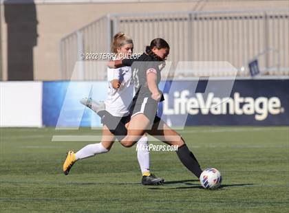 Thumbnail 3 in Farmington vs. Davis (UHSAA 6A Final) photogallery.