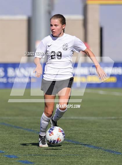 Thumbnail 1 in Farmington vs. Davis (UHSAA 6A Final) photogallery.