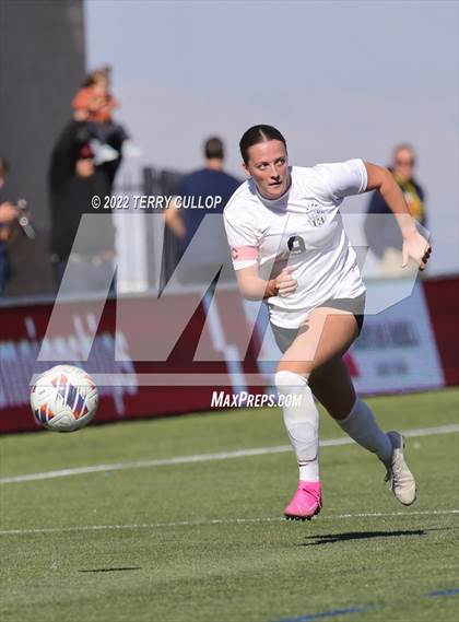 Thumbnail 2 in Farmington vs. Davis (UHSAA 6A Final) photogallery.