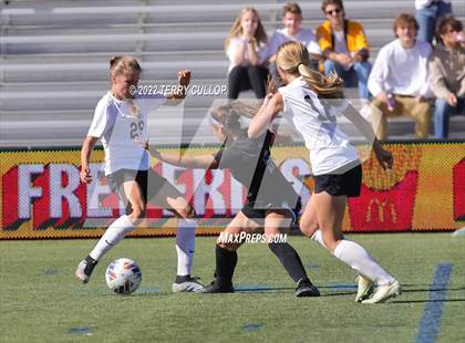 Thumbnail 2 in Farmington vs. Davis (UHSAA 6A Final) photogallery.