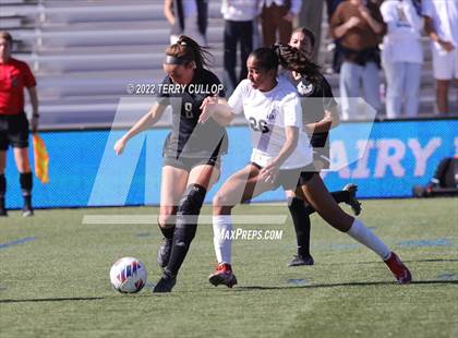 Thumbnail 2 in Farmington vs. Davis (UHSAA 6A Final) photogallery.