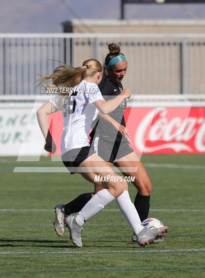 Thumbnail 2 in Farmington vs. Davis (UHSAA 6A Final) photogallery.