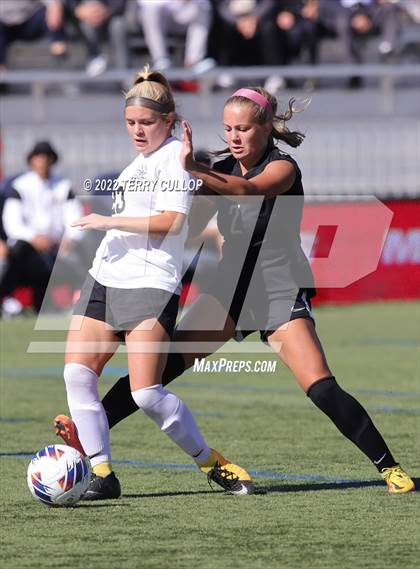 Thumbnail 3 in Farmington vs. Davis (UHSAA 6A Final) photogallery.