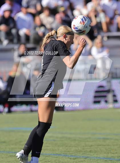 Thumbnail 2 in Farmington vs. Davis (UHSAA 6A Final) photogallery.