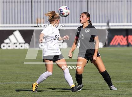 Thumbnail 3 in Farmington vs. Davis (UHSAA 6A Final) photogallery.