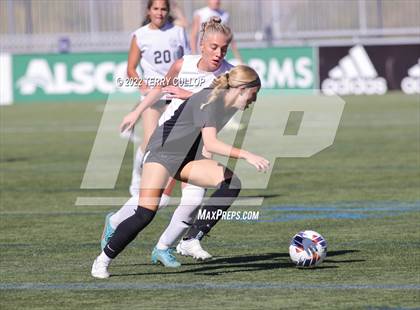 Thumbnail 1 in Farmington vs. Davis (UHSAA 6A Final) photogallery.