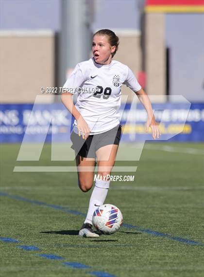 Thumbnail 2 in Farmington vs. Davis (UHSAA 6A Final) photogallery.