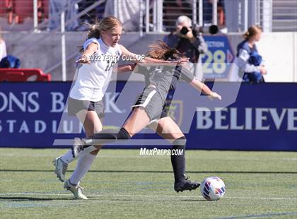 Thumbnail 2 in Farmington vs. Davis (UHSAA 6A Final) photogallery.