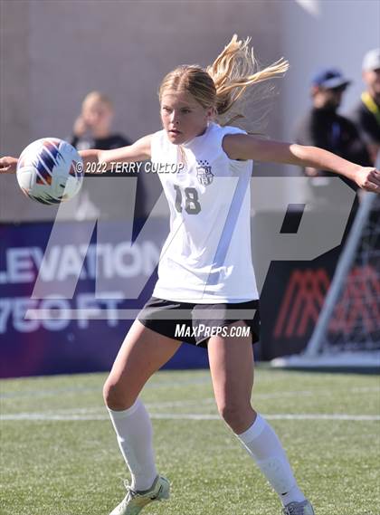 Thumbnail 2 in Farmington vs. Davis (UHSAA 6A Final) photogallery.