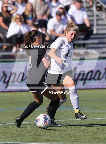 Thumbnail 3 in Farmington vs. Davis (UHSAA 6A Final) photogallery.