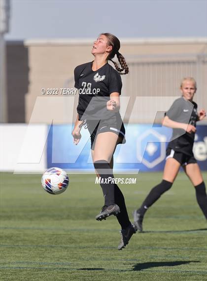 Thumbnail 2 in Farmington vs. Davis (UHSAA 6A Final) photogallery.
