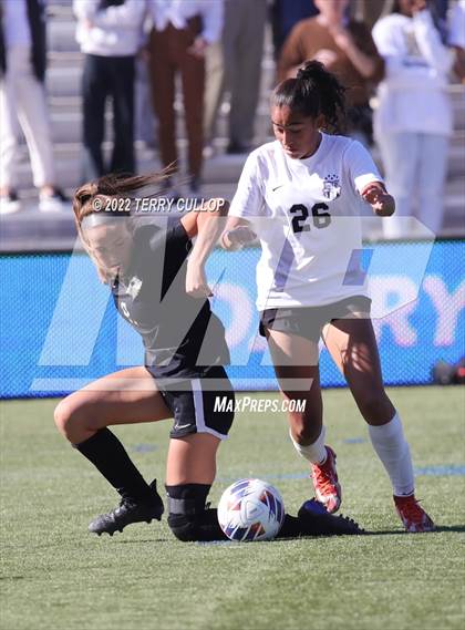 Thumbnail 1 in Farmington vs. Davis (UHSAA 6A Final) photogallery.