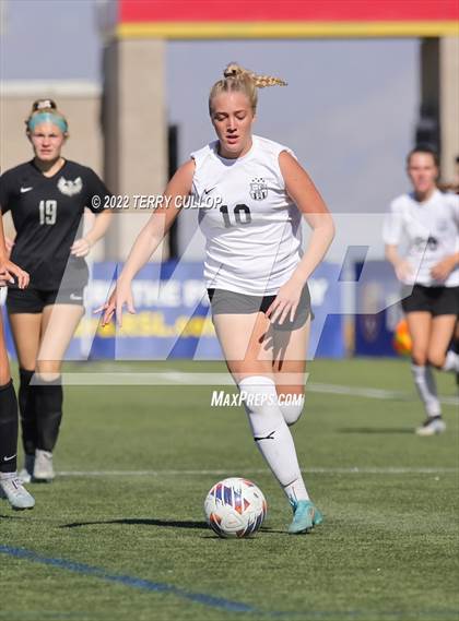Thumbnail 1 in Farmington vs. Davis (UHSAA 6A Final) photogallery.