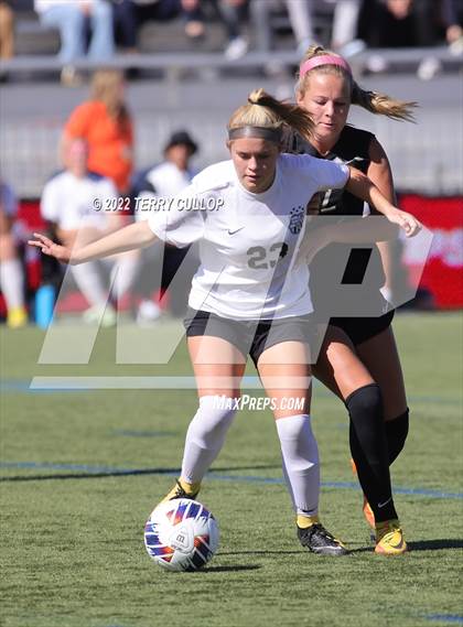 Thumbnail 3 in Farmington vs. Davis (UHSAA 6A Final) photogallery.