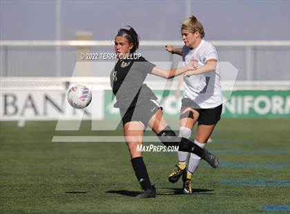 Thumbnail 1 in Farmington vs. Davis (UHSAA 6A Final) photogallery.