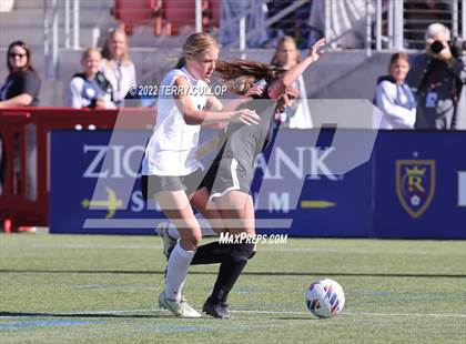 Thumbnail 1 in Farmington vs. Davis (UHSAA 6A Final) photogallery.