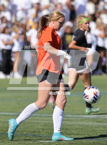 Thumbnail 3 in Farmington vs. Davis (UHSAA 6A Final) photogallery.