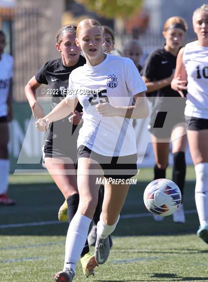 Thumbnail 2 in Farmington vs. Davis (UHSAA 6A Final) photogallery.
