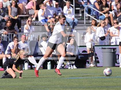Thumbnail 2 in Farmington vs. Davis (UHSAA 6A Final) photogallery.