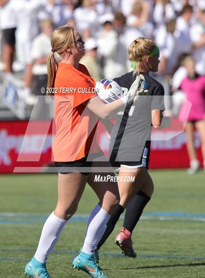 Thumbnail 1 in Farmington vs. Davis (UHSAA 6A Final) photogallery.