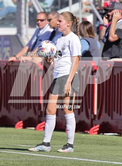 Thumbnail 2 in Farmington vs. Davis (UHSAA 6A Final) photogallery.