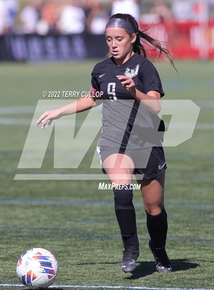 Thumbnail 3 in Farmington vs. Davis (UHSAA 6A Final) photogallery.