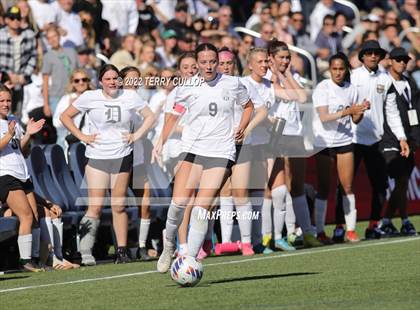 Thumbnail 1 in Farmington vs. Davis (UHSAA 6A Final) photogallery.