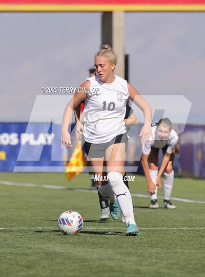 Thumbnail 1 in Farmington vs. Davis (UHSAA 6A Final) photogallery.