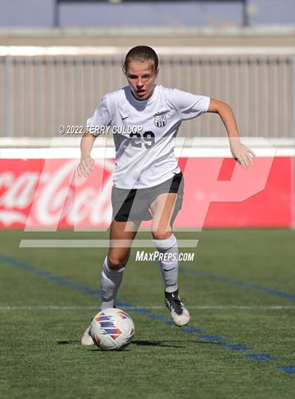 Thumbnail 3 in Farmington vs. Davis (UHSAA 6A Final) photogallery.