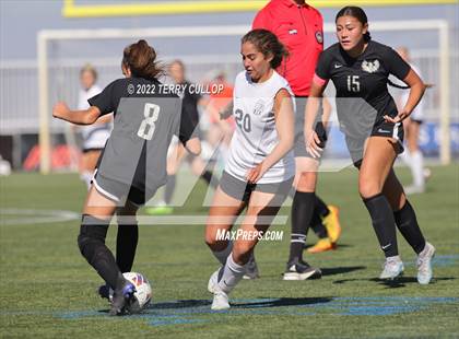 Thumbnail 2 in Farmington vs. Davis (UHSAA 6A Final) photogallery.
