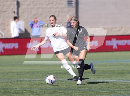 Thumbnail 1 in Farmington vs. Davis (UHSAA 6A Final) photogallery.