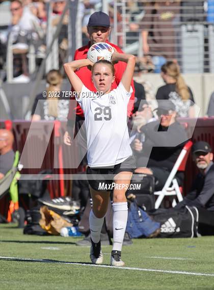 Thumbnail 2 in Farmington vs. Davis (UHSAA 6A Final) photogallery.
