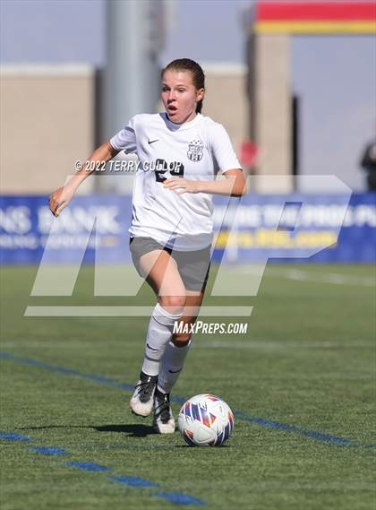 Thumbnail 3 in Farmington vs. Davis (UHSAA 6A Final) photogallery.