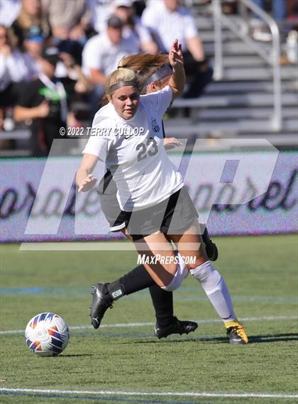 Thumbnail 1 in Farmington vs. Davis (UHSAA 6A Final) photogallery.
