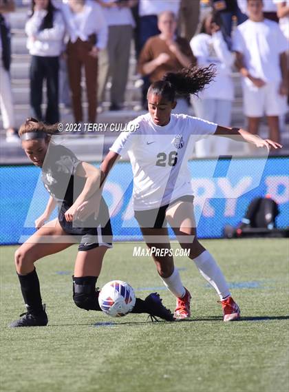 Thumbnail 2 in Farmington vs. Davis (UHSAA 6A Final) photogallery.