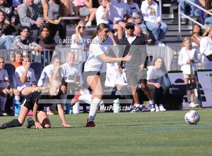 Thumbnail 1 in Farmington vs. Davis (UHSAA 6A Final) photogallery.