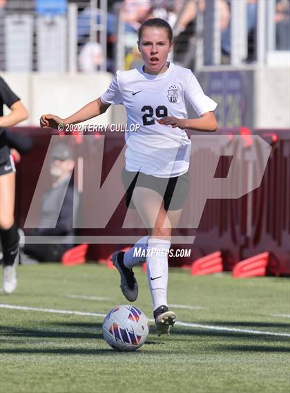 Thumbnail 1 in Farmington vs. Davis (UHSAA 6A Final) photogallery.