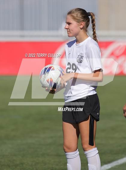 Thumbnail 1 in Farmington vs. Davis (UHSAA 6A Final) photogallery.
