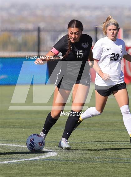 Thumbnail 2 in Farmington vs. Davis (UHSAA 6A Final) photogallery.